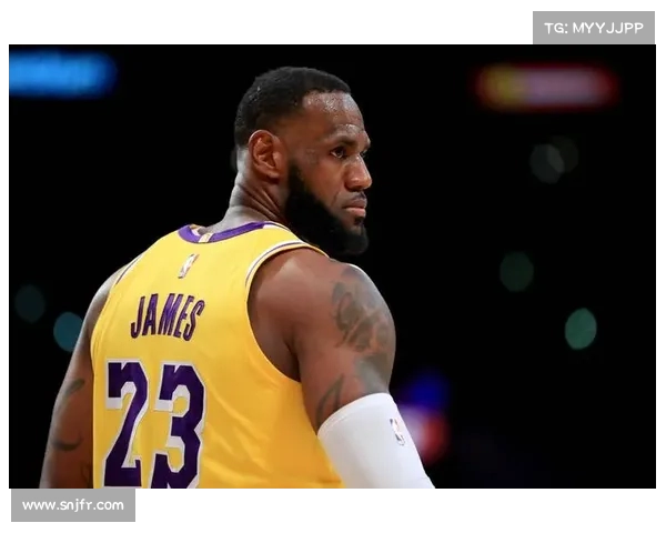 NBA赛季最新动态:詹姆斯领衔湖人再战勇士 双方豪强争锋看点十足 NBA赛季最新动态:詹姆斯领衔湖人再战勇士 双方豪强争锋看点十足
