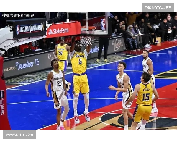 NBA场边摄影艺术揭秘 捕捉瞬间激情与赛场背后的故事 NBA场边摄影艺术揭秘 捕捉瞬间激情与赛场背后的故事